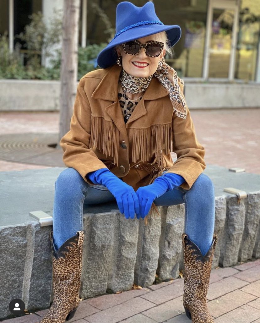 cjmillinery's tweet photo. Thank you to the utterly fabulous @stylecrone for modelling our Trilby in electric blue and showing us all how to wear it State Side! Adore this Cowboy look #stylecrone #cowgirl #trilbys #hats #carriejenkinsonmillinery #style #fashion #winterstyle https://t.co/YsxKpkeN91