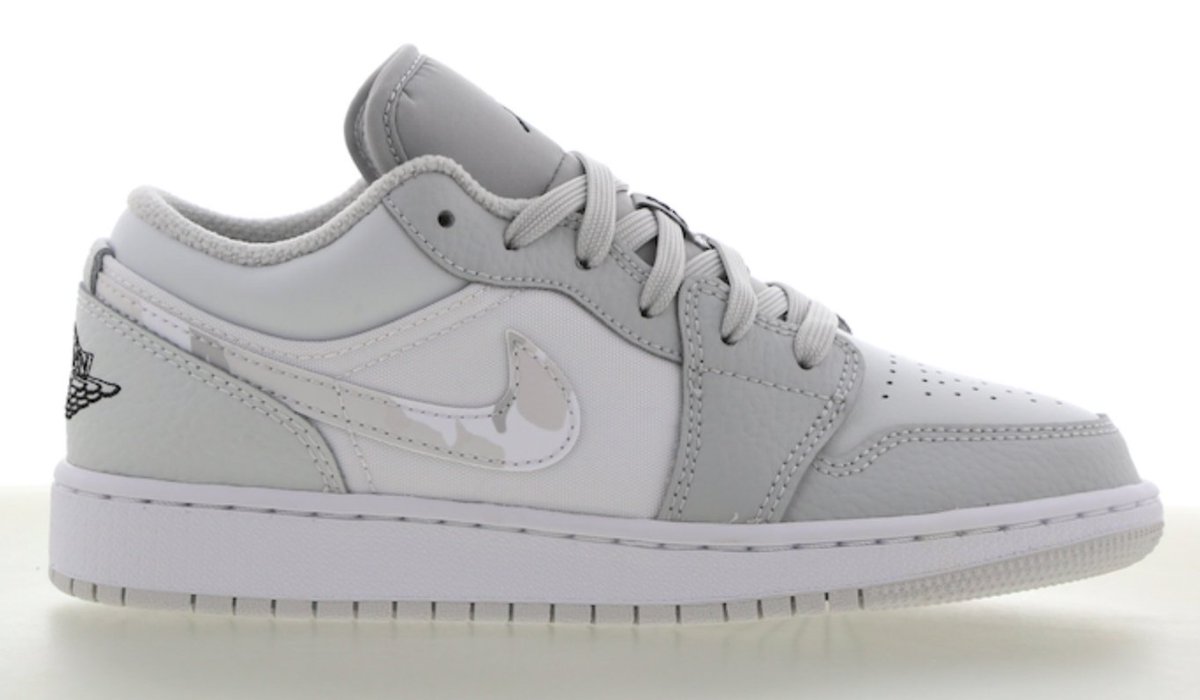 The Sole Womens Available Now Cop The Jordan 1 Low Gs White Camo Swoosh At Foot Locker Before It S Too Late Link T Co Lckrhiju4k T Co Givaf8qecc The Sole Womens Available Now Cop The Jordan 1 Low Gs White Camo Swoosh At Foot Locker Before It S Too Late Link T Co Lckrhiju4k T Co Givaf8qecc