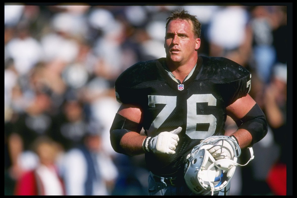 OG  @SWisniewski76 Greatness mixed with longevity, with Pro Bowls in 1990 and 2000 Incredible durability: 16 games in 11 of 13 seasons, 15 games in other two Only NFL All-Decade 1990s guard not yet in HOF 2x 1st team All Pro, 7x Pro Bowl