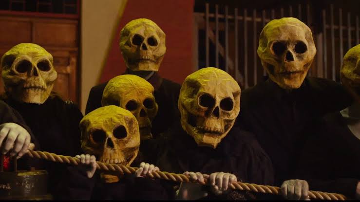 Me and mafren mengamaty pergerakan fake friends yang backstabbed us