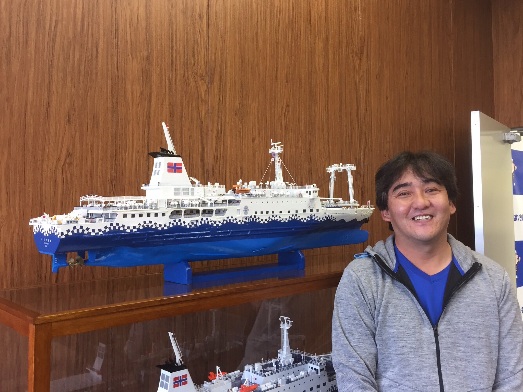 東海汽船さるびあ丸1/100 模型(ケース付き) 東海汽船さるびあ丸1/100 模型(ケース付き) - メルカリ