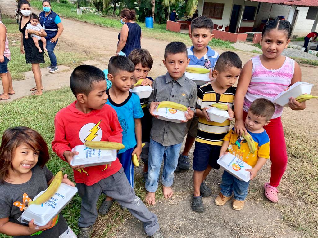 WCKitchen's tweet photo. Fresh meals and bananas 🍌 delivered to Puerto Barrios in Guatemala, which was completely flooded by Hurricane #Eta. The road was recently repaired so WCK teams today were able to reach the town, which has long been a center for banana production in the region. #ChefsForGuatemala https://t.co/o2f5X38SIv