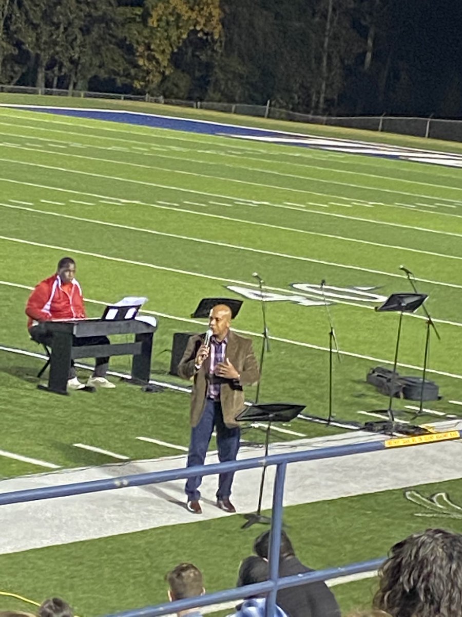 etbu_spirit's tweet photo. What a blessing it is to be able to have such amazing teammates walk along side as we do this thing called life. #FieldsOfFaith2020 #IWillStand #ephesians2 https://t.co/ltlbhTSKE6