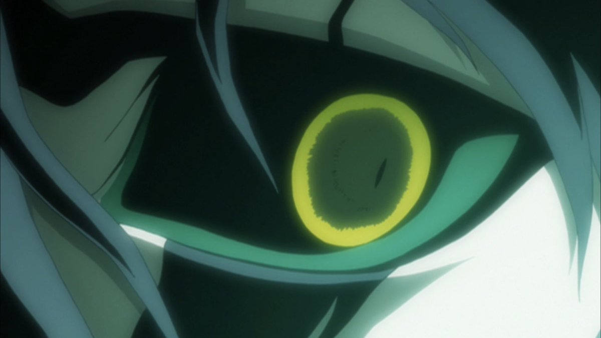 The battle dynamic is flipped and now it’s Ulquiorra who futilely struggles, unable to believe what’s happening. However, Ulquiorra shows us where he differs from Ichigo in how he responds to the strength disparity between he and the feral hollow.