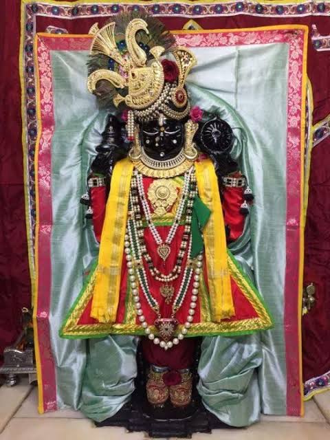 Pancha Dwaraka Five important temples relating to Bhaghwan Shri Krishna. Dwarkadhish Temple,Bet Dwarka ( both in Dwaraka). Shrinathji Temple in Nathdwara, Ranchhodraiji Temple (Dakor), Dwarkadhish Temple ( Kankroli).