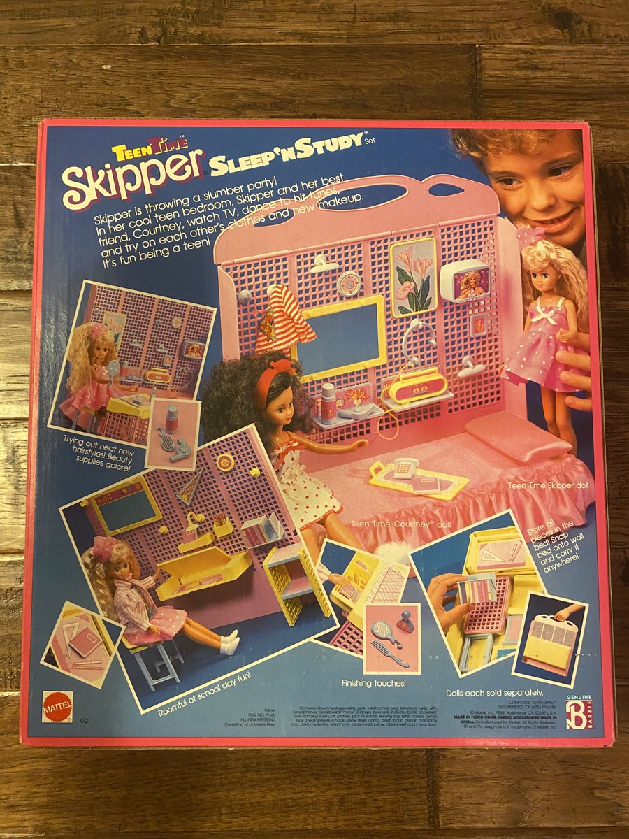 TBTheClockToys's tweet photo. 1988 {Mattel} "BARBIE" {TEEN TIME SKIPPER} "SLEEP 'N STUDY" Playset just added to store.
https://t.co/itRYRYb39Y
#Mattel #Barbie #Skipper #BarbieSkipper #TeenTimeSkipper #TeenTime #Teen #SkipperDoll #BarbieDoll #SleepNStudy #Sleep #Study #SkipperPlayset #SlumberParty #School https://t.co/qqdHHbEwY6
