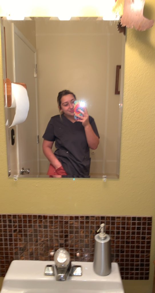 codi_hewlett's tweet photo. It’s my 3rd day of training and the girl who trains me is sick so I did everything alone today with doc. Lol but did prep my first cat completely alone for surgery today and no complaints from doc! Look at me being a good lil vet tech 3 days in 🙃 https://t.co/7aFEKl67Ms