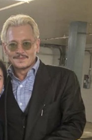 deppgif's tweet photo. JOHNNY DEPP LADIES AND GENTLEMEN 😭❤️ https://t.co/DoH9wLqaQg