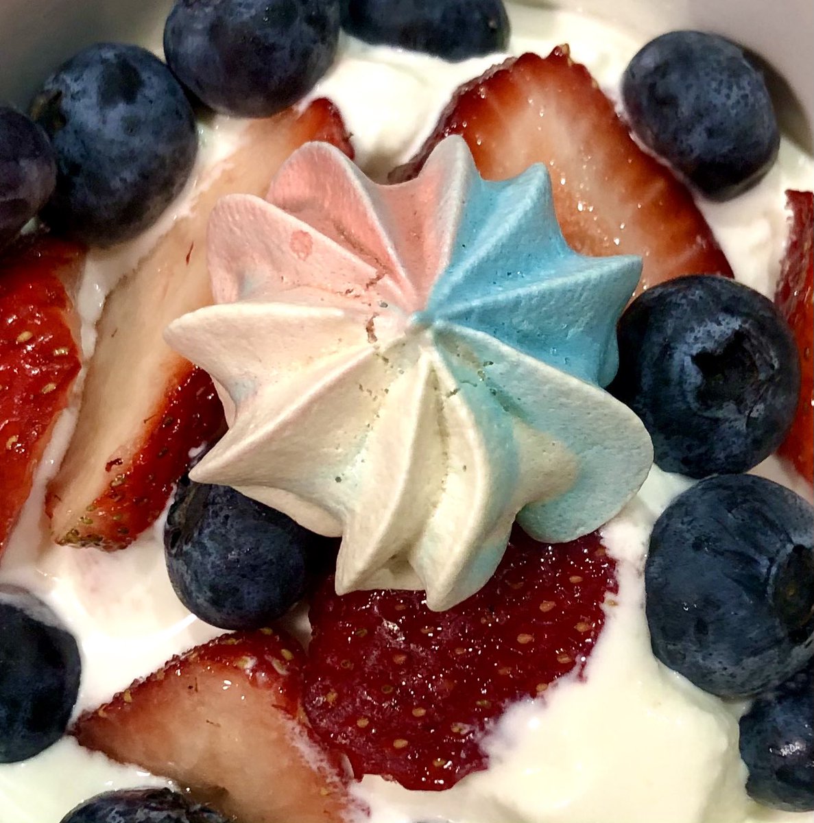 akikowhite's tweet photo. Happy Veteran’s Day! And a Daily reminder!!! I need to stay in the top 5 by tomorrow to continue in the competition. Mahalo for your support!
https://t.co/svrpfG09n1
#StuffedPuffs #Cakelustrator #nokidhungry #GreatestBaker #jenbarney #bakedfromscratch #cakes #Hawaii https://t.co/Y5vO76DzFZ