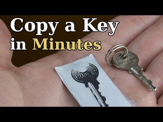 ஒன்று, நான் உங்களிடம் வந்து பெற்றுக்கொள்ளவேண்டும் அல்லது நீங்கள் சாவியை அனுப்பவேண்டும். நீங்கள் அனுப்பும் போது அதனை 3வது நபர் இன்னொரு duplicate செய்துவிட்டால்? இப்போ triplicate ஆகிவிட்டது. இந்த சாவித் திருட்டு நமக்குத் தெரியாது. இப்போ நீங்கள் பணப்பெட்டியை எனக்கு அனுப்பினால் அந்த
