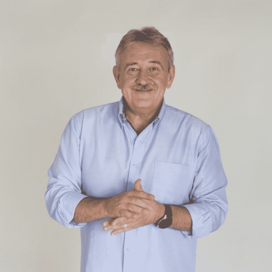 stiridinbucov's tweet image. Marisu Ursaciuc  este primarul al orașului Gura Humorului. Edilul conduce comunitatea locală din 2004. Potrivit declaraţiei de avere, primarul  este proprietarul două apartamente împreună cu soția. Edilul  deține și două autoturisme.  #GURAHUMORULUI #Mariu stiridinbucovina.ro/2020/11/12/mar…