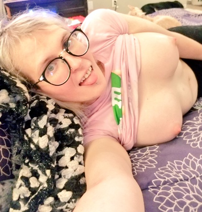 Evening. 😘  #silicone #CiciLux #transmodel  #trans https://t.co/M8zyMEGaVr<a href="/tag/silicone"class="tags">#silicone</a><a href="/tag/cicilux"class="tags">#CiciLux</a><a href="/tag/transmodel"class="tags">#transmodel</a><a href="/tag/trans"class="tags">#trans</a>