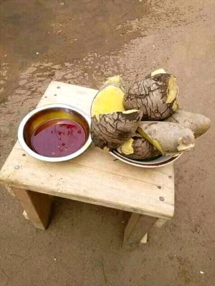 Since today is Thursday, let's do a throwback of native delicacies and how we ate them then.Thread...