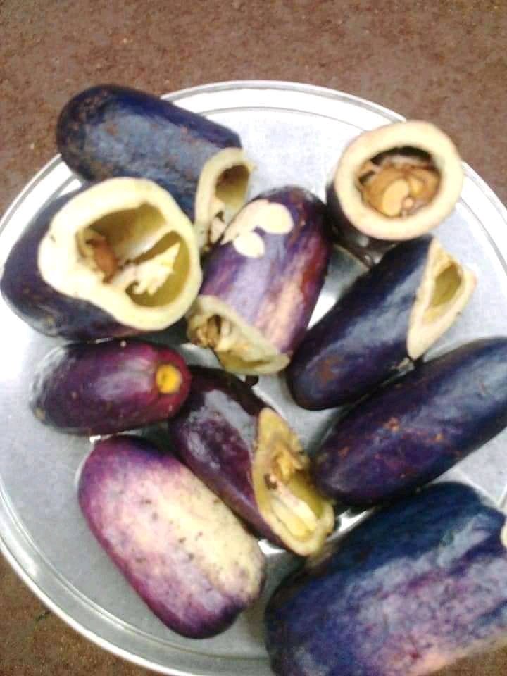 Since today is Thursday, let's do a throwback of native delicacies and how we ate them then.Thread...