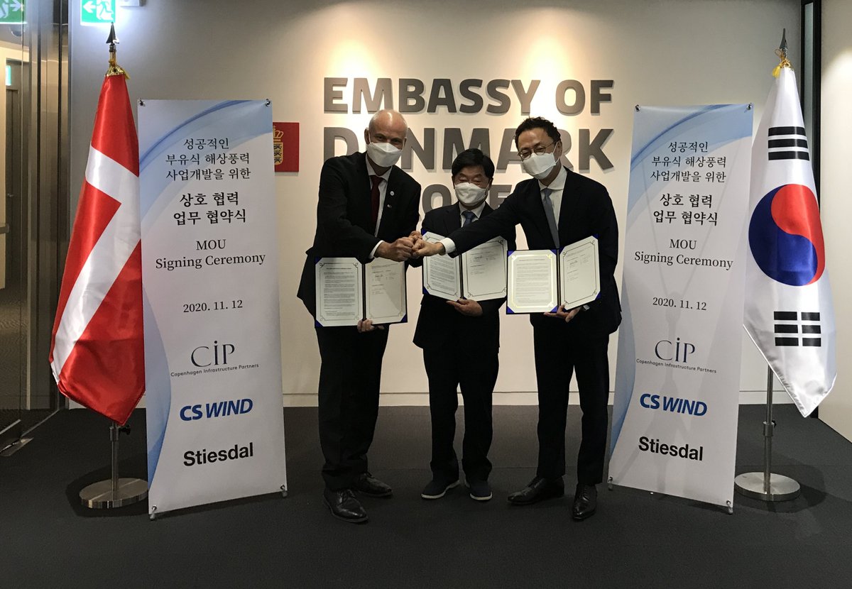DKAMBinKorea's tweet photo. Congrats to #CopenhagenInfrastructurePartners, #CSWind, #Stiesdal on MoU for #OffshoreWind cooperation. Great to see increased 🇩🇰🇰🇷collab on #RenewableEnergy.
#GreenDenmark #CIP #WindEnergy #dkbiz #SustainableFuture #GreenTransition
@DanishMFA @KlimaMin @Energistyr @dkClimateAmb https://t.co/4eFNqrAmVN