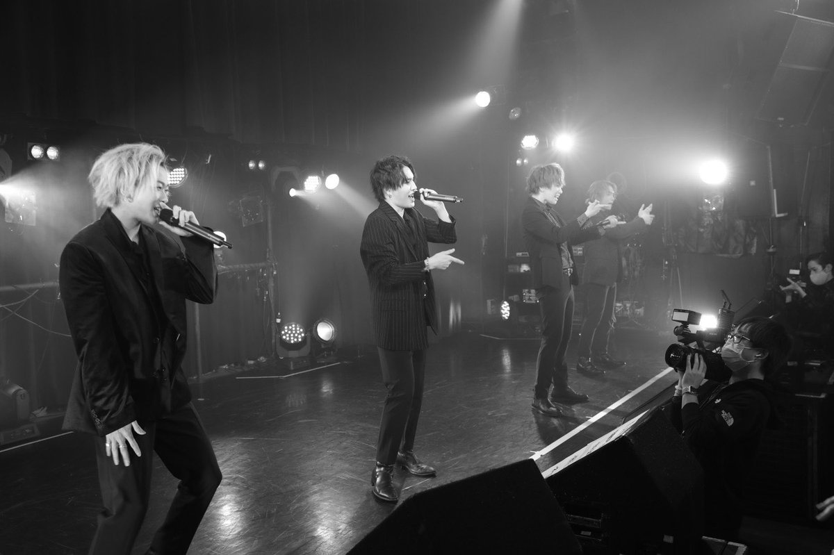 kouki_hajime's tweet photo. A 〜message〜
ありがとうございました。

この4年間で沢山の人達に出会いました。こんなに恵まれてる環境は無いと思います。
最高の兄貴達。
最高のスタッフ。
最高のファンの皆さん。

いつまでも忘れないでいてください。

またね。

2016,11/27〜2020,11/11 📍

#WhiteA #しろえー https://t.co/87ivTBirqX