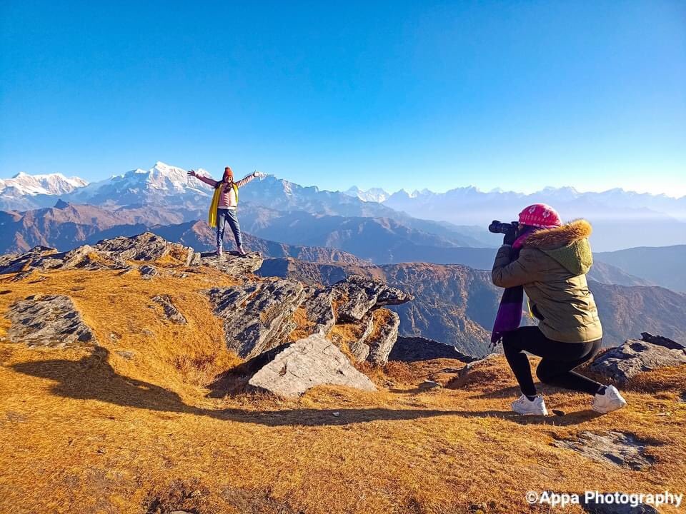 BucketlistNepal's tweet photo. Pikey peak (4065m) is one of the best hilltop to see panoramic #mountain view including Mt Everest, Mt Makalu, Mt kanchanjanga range and others peaks. 
.
.
📸 By @campingofficials 
#travel #Nepal #travelblog #Himalayas https://t.co/5dt5gLkGsC