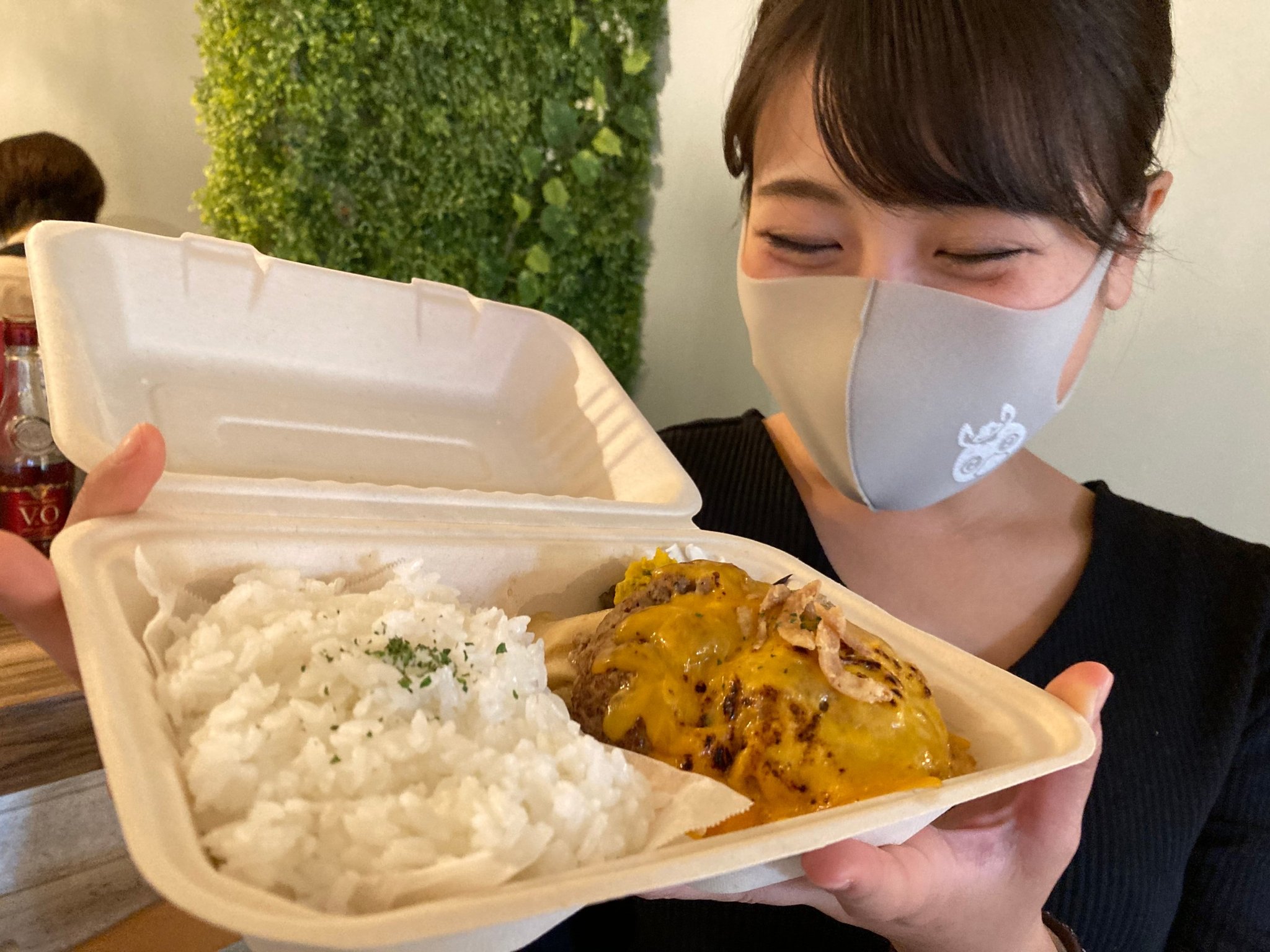 どさんこワイド１７９ 朝 きょうの中継は 歯が要らないハンバーグ のお店 歯が要らないってどゆこと テイクアウトメニューもあります 4時頃放送です どさんこワイド179 佐々木美波 カフェシュシュウルフ 歯がいらないハンバーグ 飲める