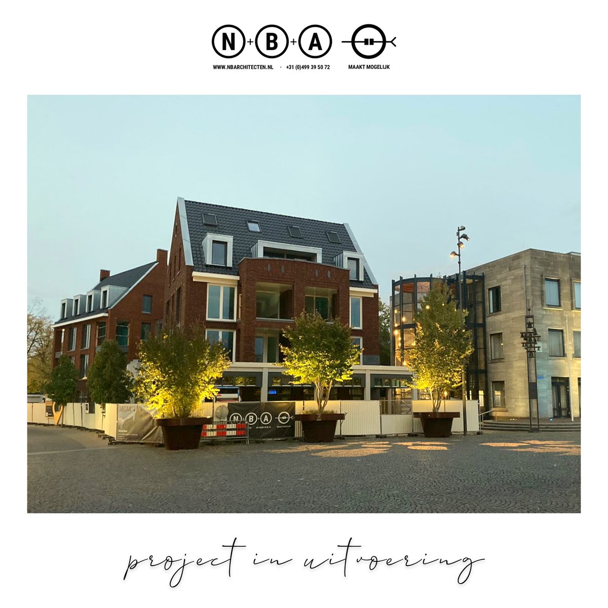 Het karakteristieke gebouw aan het dorpsplein van Best is bijna gereed. Met een hoogwaardige mix van woningen en commerciële functies voegt dit levendigheid en kwaliteit toe aan het centrum van Best. 
#friedvandelaar
#maaktmogelijk
#woningbouw
#bestbijzonder
#centrumplan