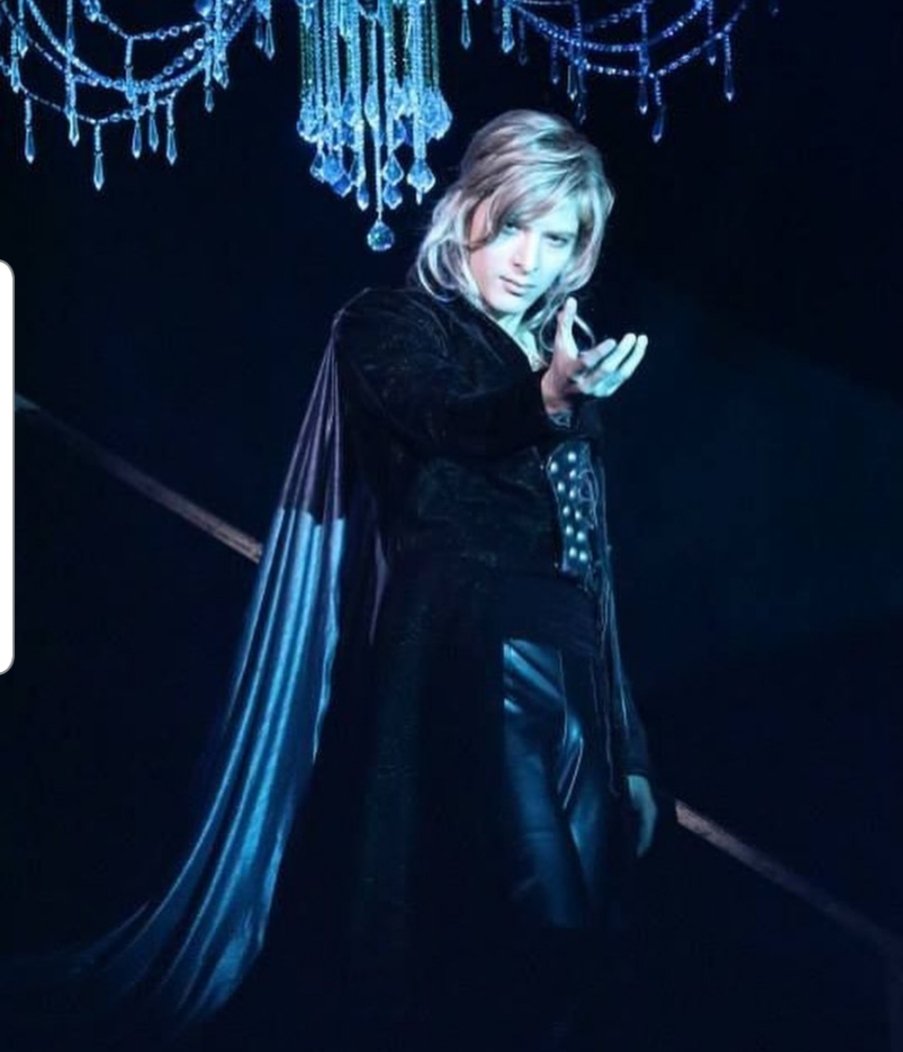 【美品】ミュージカル　エリザベート　ホワイト　城田優 Amazon.co.jp: ミュージカルエリザベート Whitever 花總まり