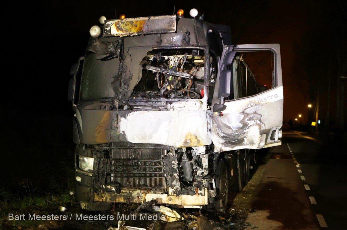 Vrachtwagen door brand verwoest in Zuilichem, brandstichting niet uitgesloten -..