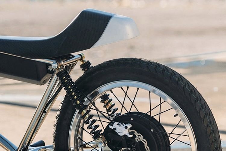 zoozbikes's tweet photo. This little concept bike just caused a whole lot of ruckus. What are your thoughts? #zoozbikes 📷@grantschwingle https://t.co/0w8GPSZfqE