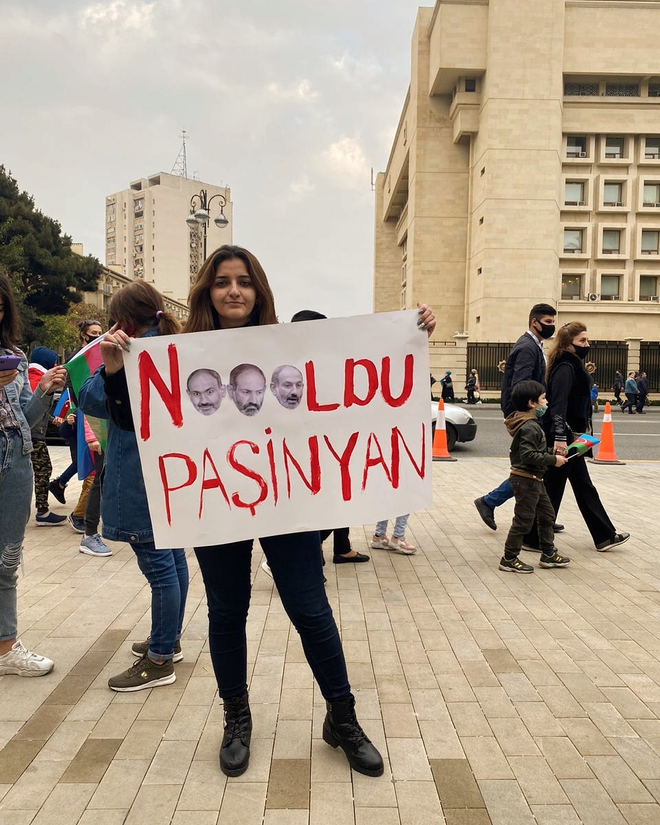 Nooldu?😂  Azərbaycan bu söz işlətməyən var?