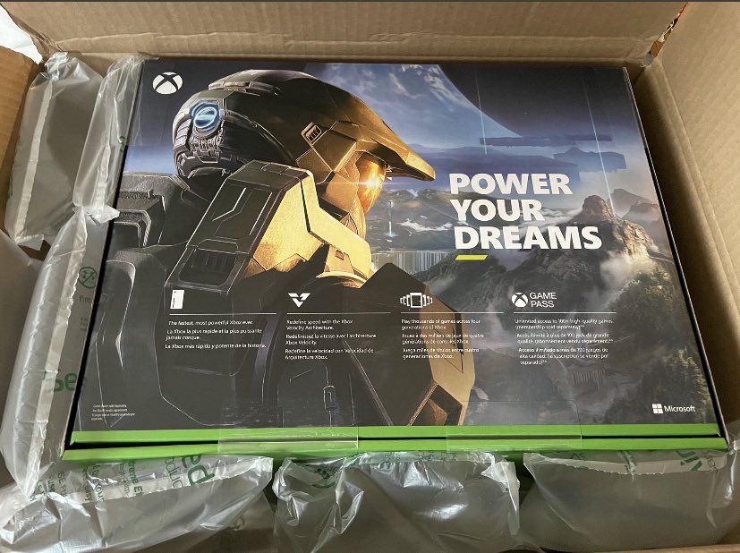 Rockout19x's tweet photo. nyone need Xbox Series X for $500 and also a Xbox Series S $300 DM TO SECURE PURCHASE (DONT DM IF YOURE NOT BUYING) #XboxSeriesS #XboxSeriesX #XboxOne #xboxpreorder #XboxSeries https://t.co/BMMUopQXLk