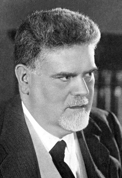 Giovanni Gentile , the father of fascism, also a neo-Hegelian He basically wrote The Doctrine of FascismInfluenced by Marx and Engels. La filosofia di Marx is basically a tribute to them.