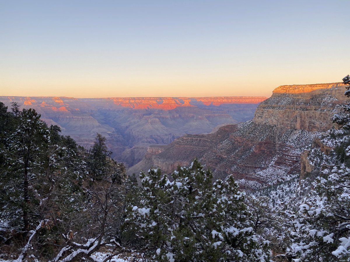 PhilByrnes5's tweet photo. 24.5 miles into the Grand Canyon on the 245th Marine Corp birthday with 3 marines (my brother one of them). Was honored to partake in the journey with such men of valor. Thank you to all the veterans and active military for all you’ve done/do https://t.co/xoym75KlRT