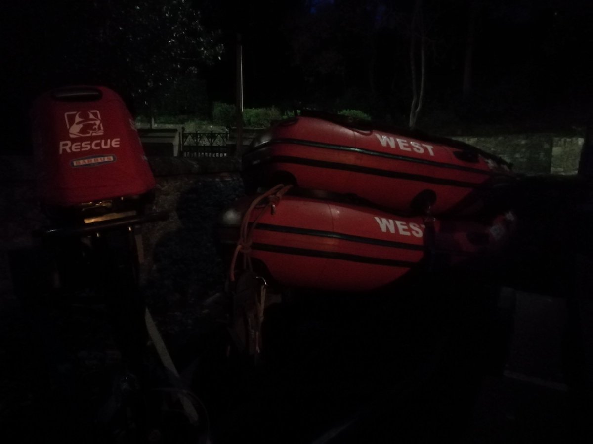 Early start today at #menai to catch the tides for the best conditions for the boat operators cpd refresher. <a href="/DefraWater/">DefraWater</a> <a href="/NFCC_FireChiefs/">National Fire Chiefs Council</a> pic.x.com/HT8Wbmu9SB