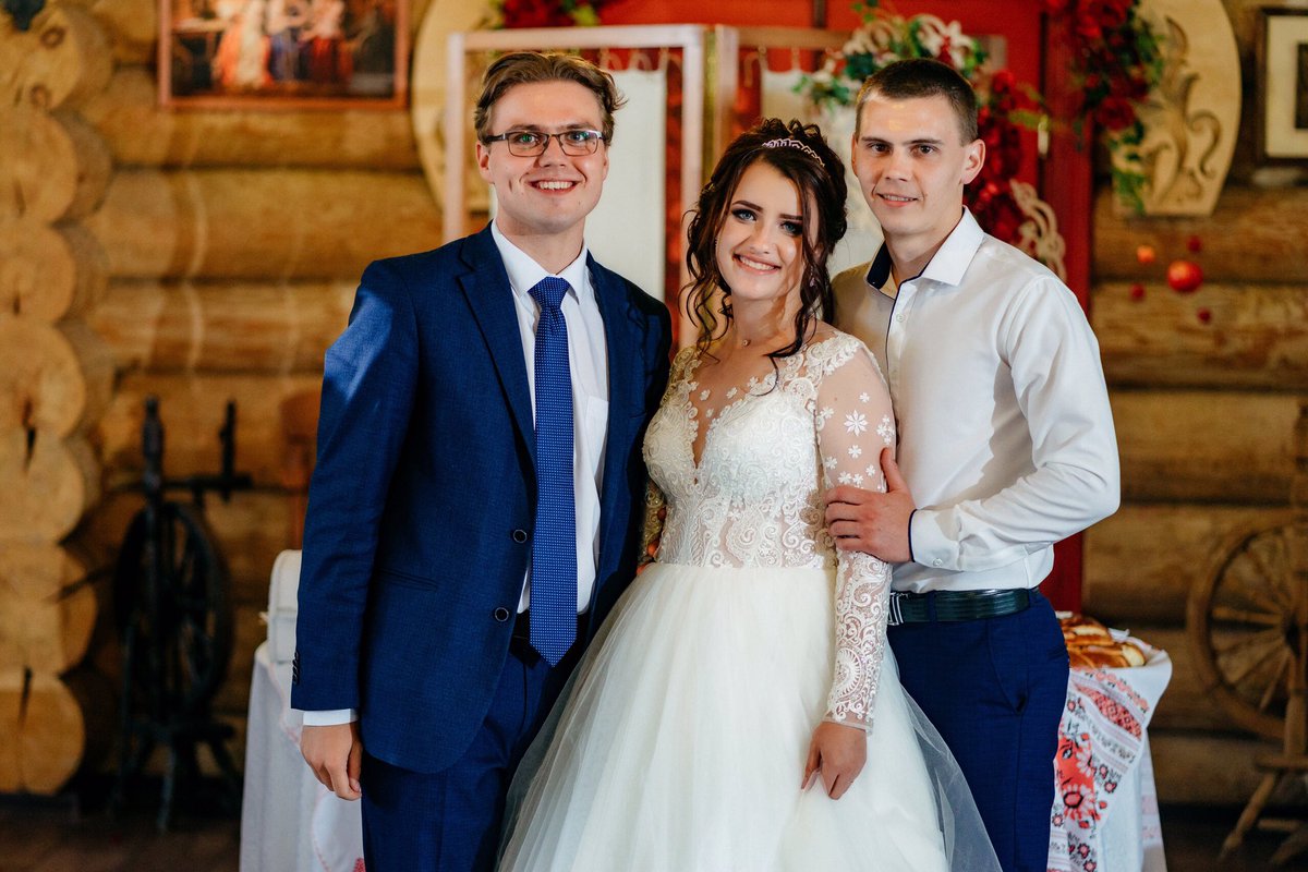 храните в сердце только тех, кто вас поддерживает и понимает! 
именно эти люди смогут сделать вашу жизнь счастливее и свободнее!