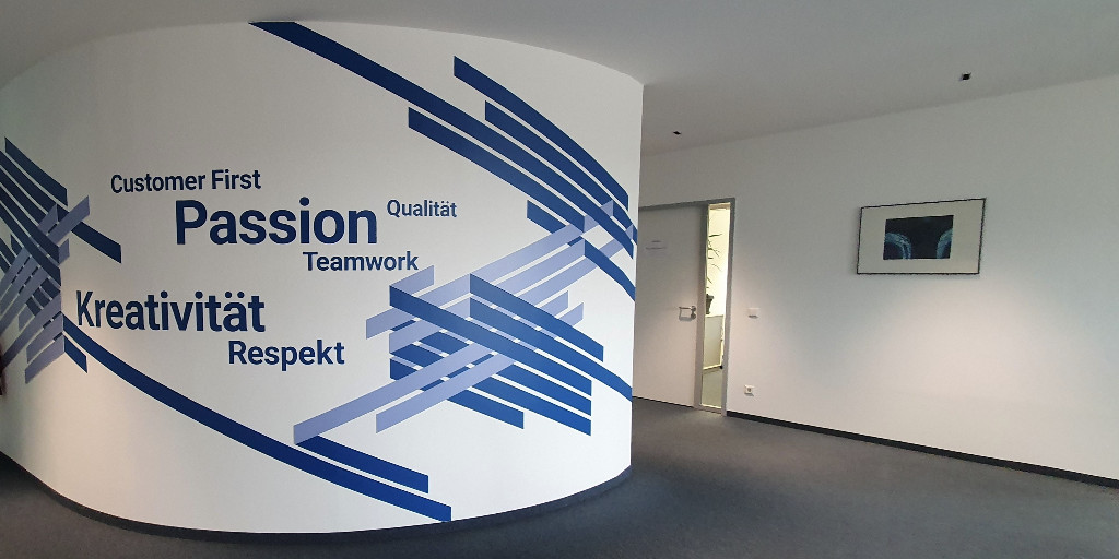 FriloSoftware's tweet image. *Neue Wände - Alte Werte*
Seit einigen Tagen sind die Wände in unserem Büro in Stuttgart etwas bunter. Im Fokus die Werte  von #teamfrilo! 

#teamfrilo #values #office