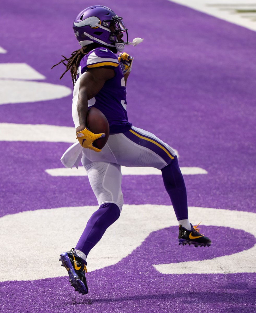 PFF_Fantasy's tweet photo. PFF's highest-graded RBs

1. Dalvin Cook - 91.1
2. Darrell Henderson - 90.2 https://t.co/sPu0U4dwdI
