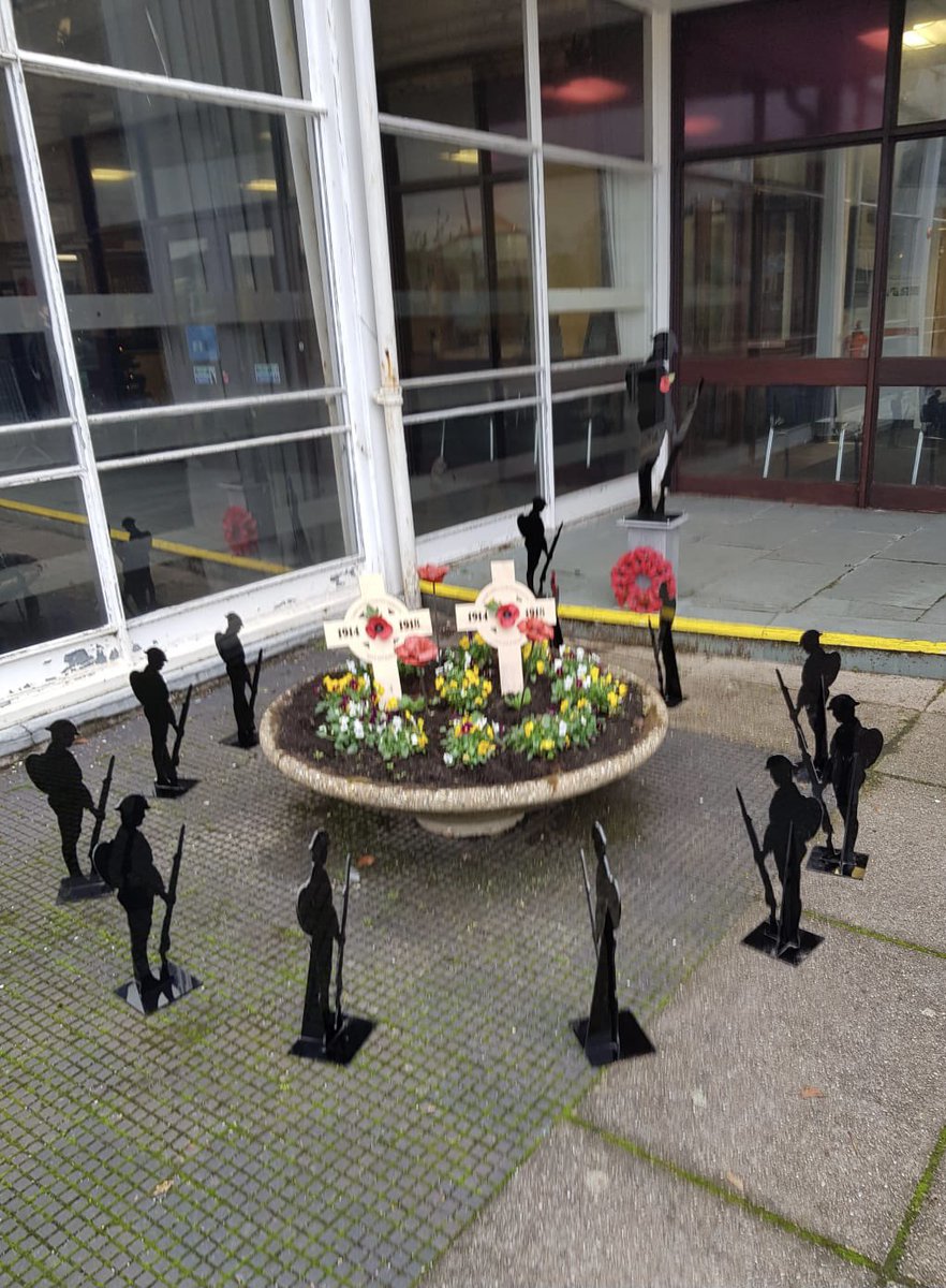 CaerleonComp's tweet image. Sadly we were unable to hold our usual remembrance service yesterday, but we still paid our respects by observing the 2 min silence during form time. We also created a lovely Remembrance Corner. #WeShallRemember