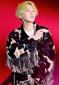 GDRAGON0825's tweet photo. ジードラゴンがカムバするってことなので、絡みたいです！🐉🐉🐉🐉
ジードラゴンのソロ曲でどの曲が1番好きですか？リプで教えて！！🙇‍♀️🙇 https://t.co/LWCpkULNOs