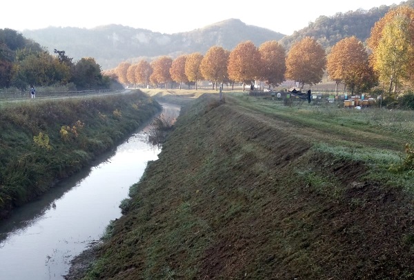 ☀️ Nell'estate di San Martino il Consorzio di Bonifica Bacchiglione è impegnato nella pulizia e sfalcio erboso dello scolo Rialto a Montegrotto Terme ☀️

🌿Positività contagiosa anche dalla natura🌿

#autunno #intervento #pulizia #scolo #ambiente #positività #territorio #colori