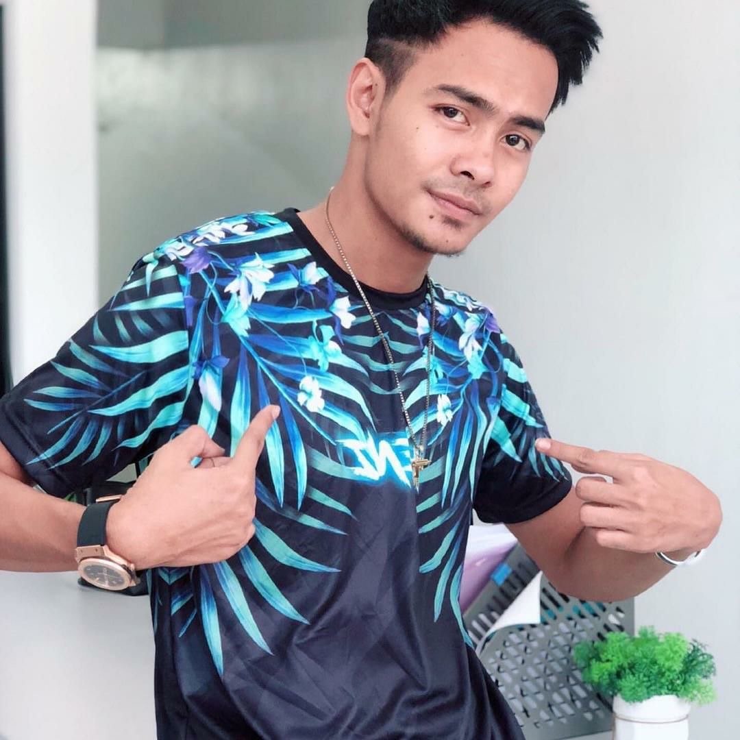 Ada tak yang pening mana nak cari baju team? Baju event? Baju couple? 😝

BAJU YENZ EXCLUSIVE
- design menarik
- kain lembut
- tahan lasak
- sejuk

Beli banyak promo banyak BERPELUANG MENANG RM1500 🎊

Tunggu apa lagi? Artis pun pakai baju Yenz Exclusive ni, cepat tekan link👆