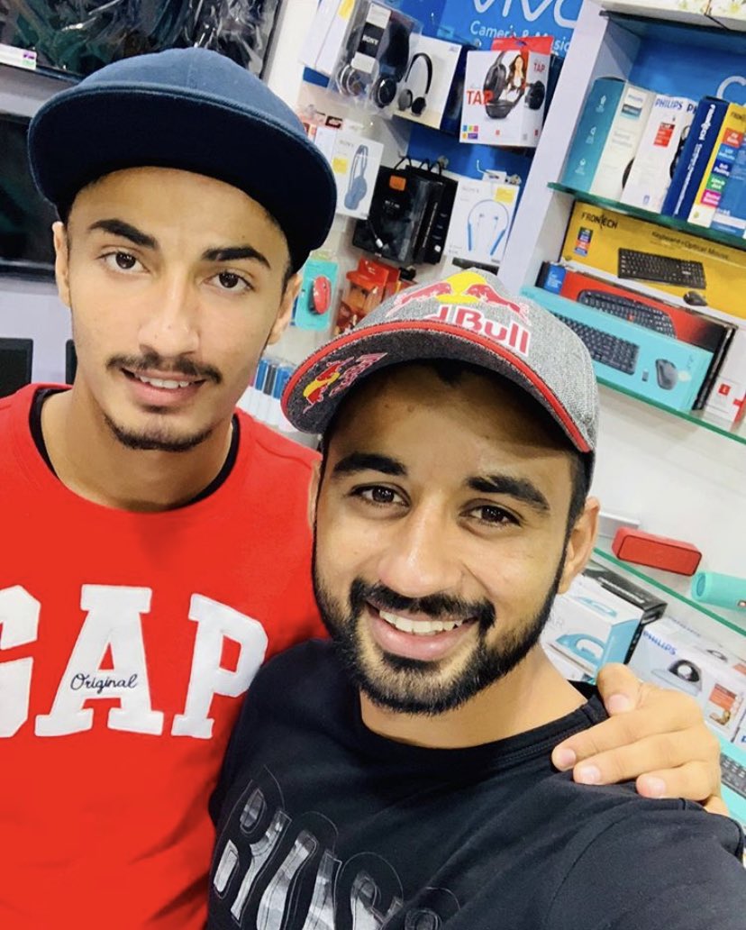 manpreetpawar07's tweet photo. Happy fabulous birthday to you bro #DilpreetSingh - wishing you the most enjoyable year ahead full of blessing, remarkable accomplishment & keep shining! #singleandavailable #DMhim 🤪 https://t.co/WaZz7cLN6k