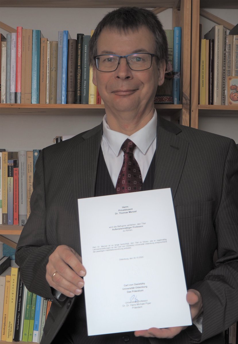 serbskiinstitut's tweet photo. Zaso profesor @serbskiinstitut. #Slawist a priwatny docent Thomas Menzel, kotryž wuwučuje @unioldenburg, dósta titul spožčeny. Dale čitać: https://t.co/Su6GlERf8S
#Serbja #serbšćina #Slavistik #Sprachwissenschaft #Slavist #Sprachkontakt #Sprachpurismus https://t.co/k5wSdOvbYB