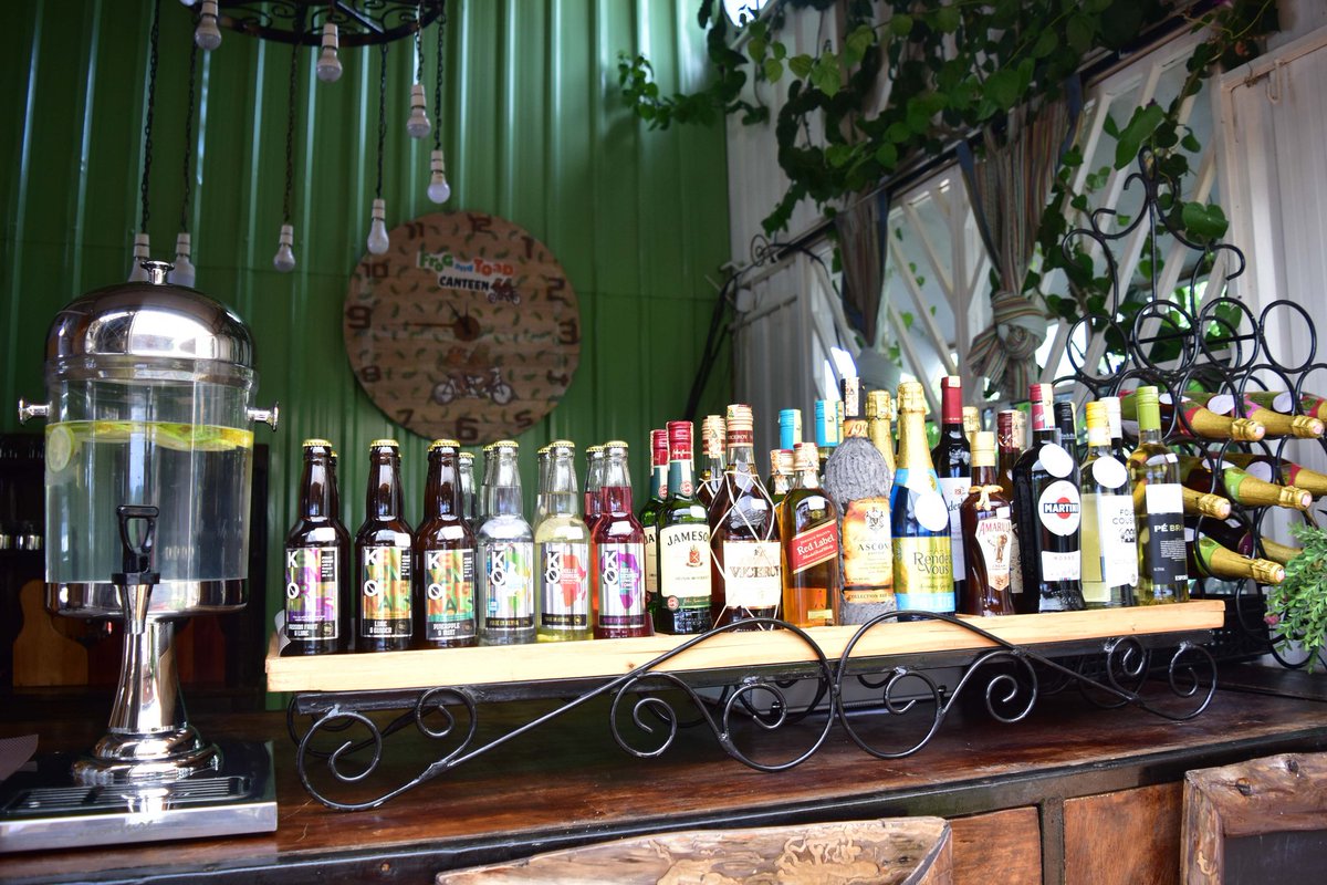 LemonValleyFarm's tweet photo. #ThirstyThursdays What're you having?
#TembeaKenya #Magicalkenya #ThursdayThoughts #thursdayvibes #farmbar #drinks https://t.co/PxuYpXKGwU