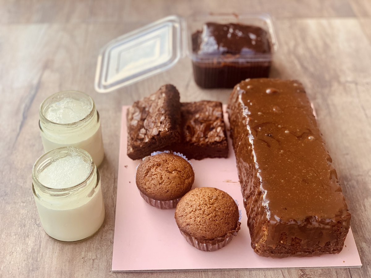 Bake_Stories's tweet photo. ✨Custom Diwali Hampers✨

This special hamper includes a banana loaf, muffins, brownies, chocolate bath, and coconut soufflé jars!
DM to order your own!

#diwali #hamper #hampers #diwalihampers #diwaligifts  #chocolate #gift #happydiwali #cake #cakes #diwali2020 #giftideas https://t.co/YbulPp210o