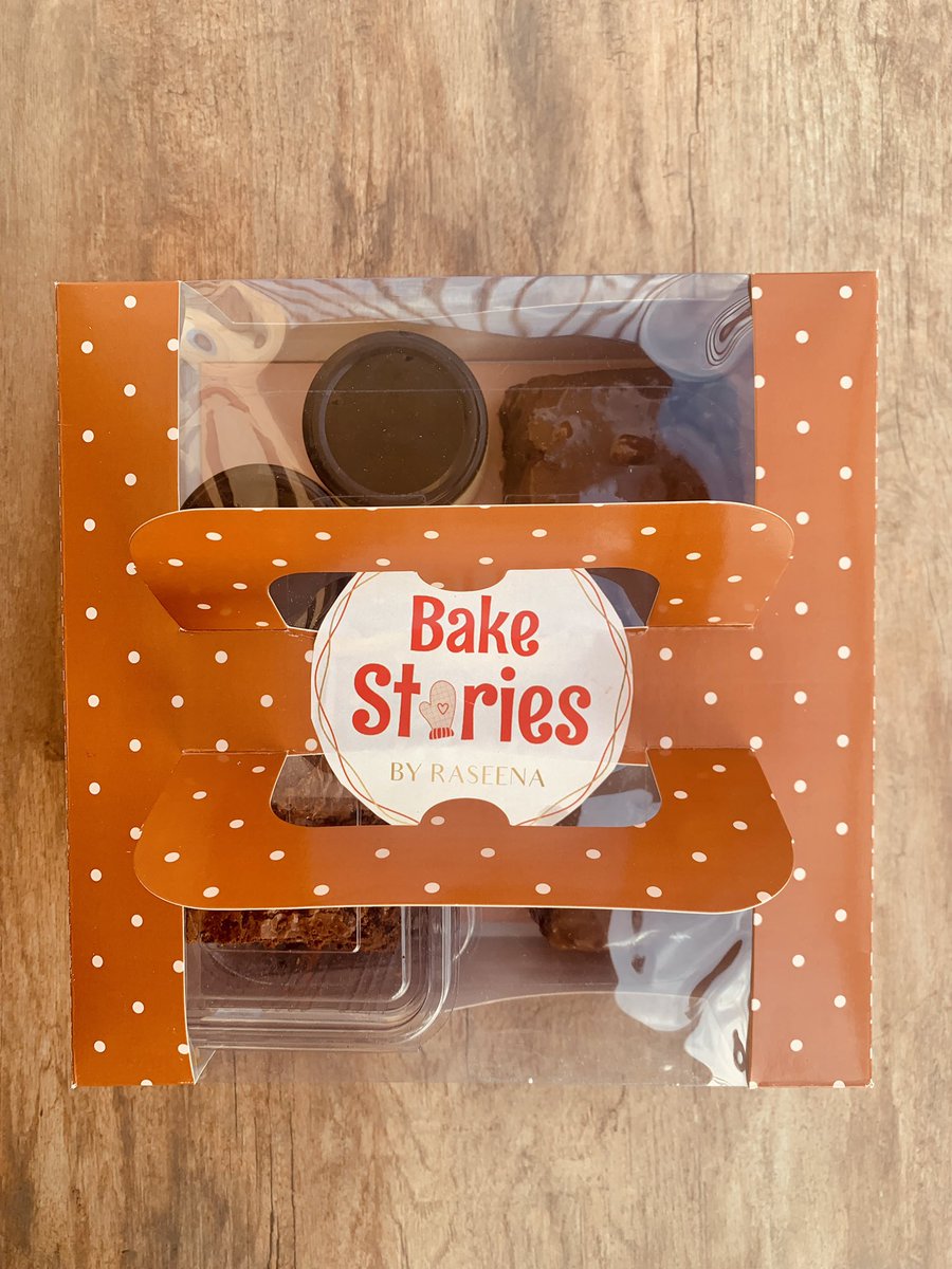 Bake_Stories's tweet photo. ✨Custom Diwali Hampers✨

This special hamper includes a banana loaf, muffins, brownies, chocolate bath, and coconut soufflé jars!
DM to order your own!

#diwali #hamper #hampers #diwalihampers #diwaligifts  #chocolate #gift #happydiwali #cake #cakes #diwali2020 #giftideas https://t.co/YbulPp210o