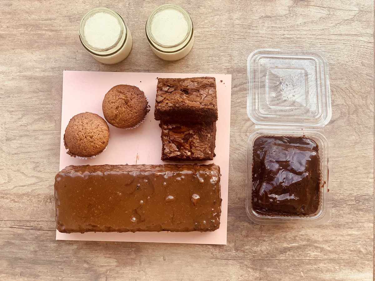 Bake_Stories's tweet photo. ✨Custom Diwali Hampers✨

This special hamper includes a banana loaf, muffins, brownies, chocolate bath, and coconut soufflé jars!
DM to order your own!

#diwali #hamper #hampers #diwalihampers #diwaligifts  #chocolate #gift #happydiwali #cake #cakes #diwali2020 #giftideas https://t.co/YbulPp210o