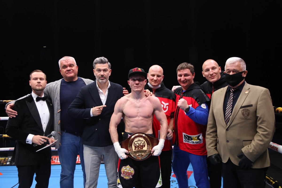SiestaBoxing's tweet photo. Few pictures of the Bossman @al_siesta at the fight night on the 10th the end of KOld Wars 2 #KOldWars #Boarderlessboxing #Battle5 https://t.co/XwwqDrrWUS