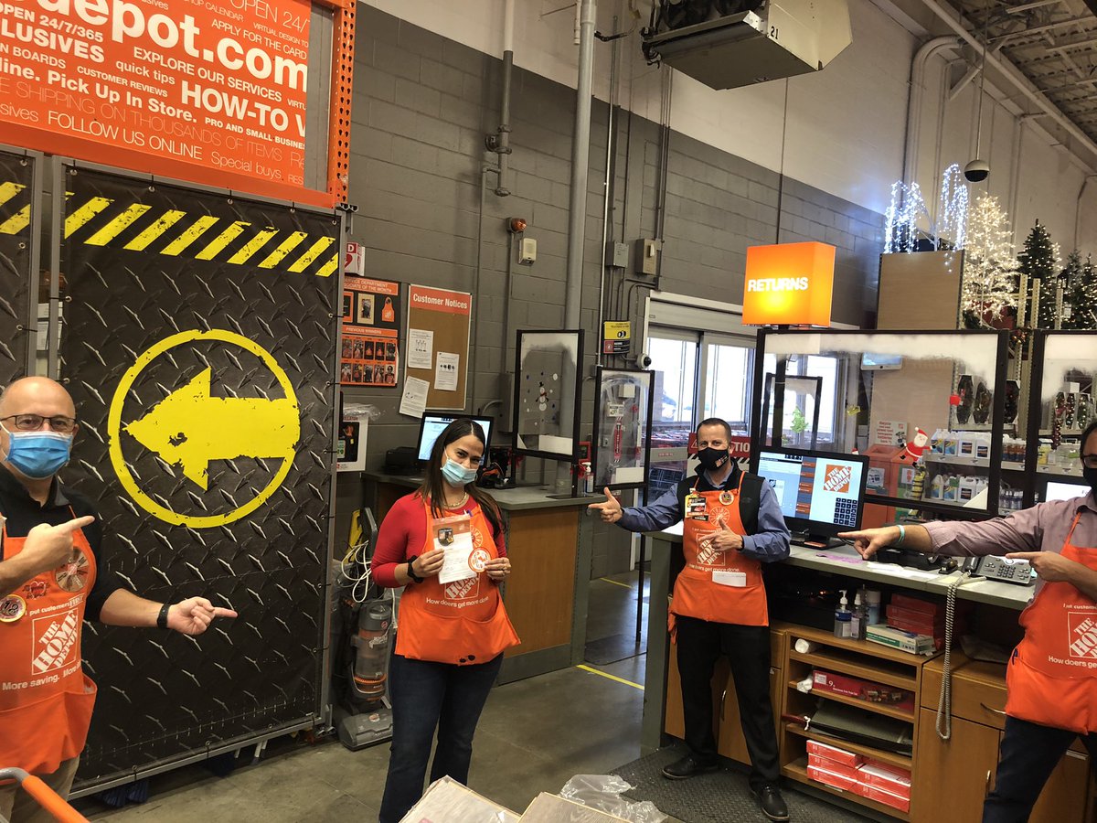 Great day around teaching 📚, coaching 🏈 and training 🏃‍♂️with sprinkles of recognition 🏆. Thank you Mike and Sam for great day 💯 🔥<a href="/hmalak/">Sam</a> <a href="/THDMikeP/">Mike Powell</a> <a href="/shwnquinn/">Shawn Quinn</a> <a href="/TeinyaVicks/">Teinya Vicks</a> <a href="/JasonArigoni/">Jason Arigoni</a>