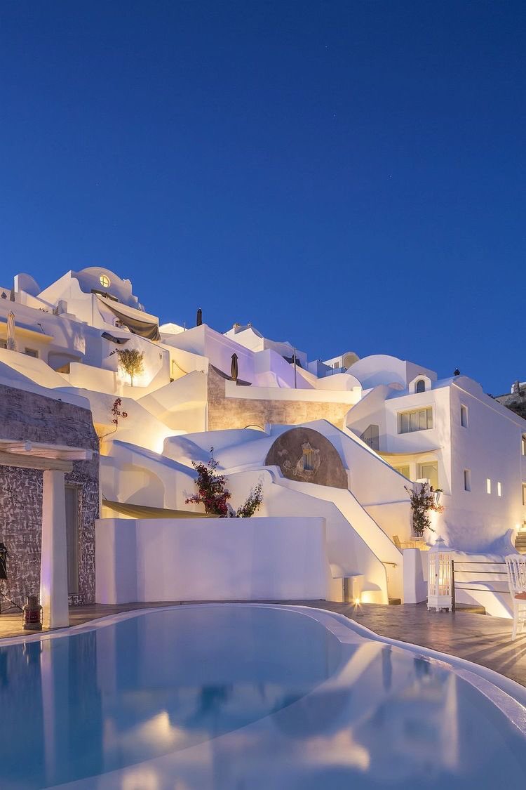 INTERIORPORN1's tweet photo. Nights in Santorini 🥰 https://t.co/IuaBfLgy19