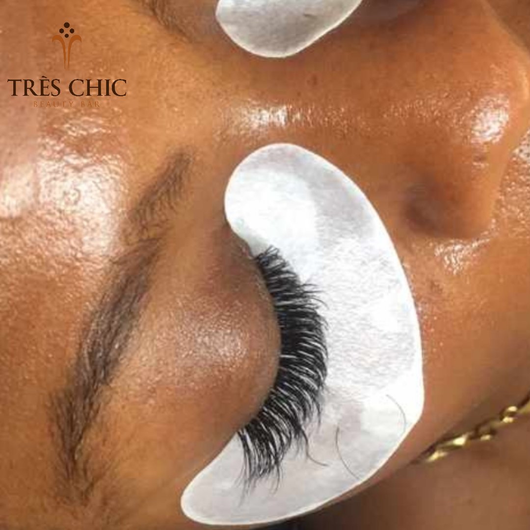 treschicnig's tweet photo. Get that snatched lashes at ours.... send a direct message to book or visit https://t.co/GnY6GPqWQ1 #lashes #lashesinlagos #lagoslashes #lekkilashes https://t.co/39QG7PQbUv
