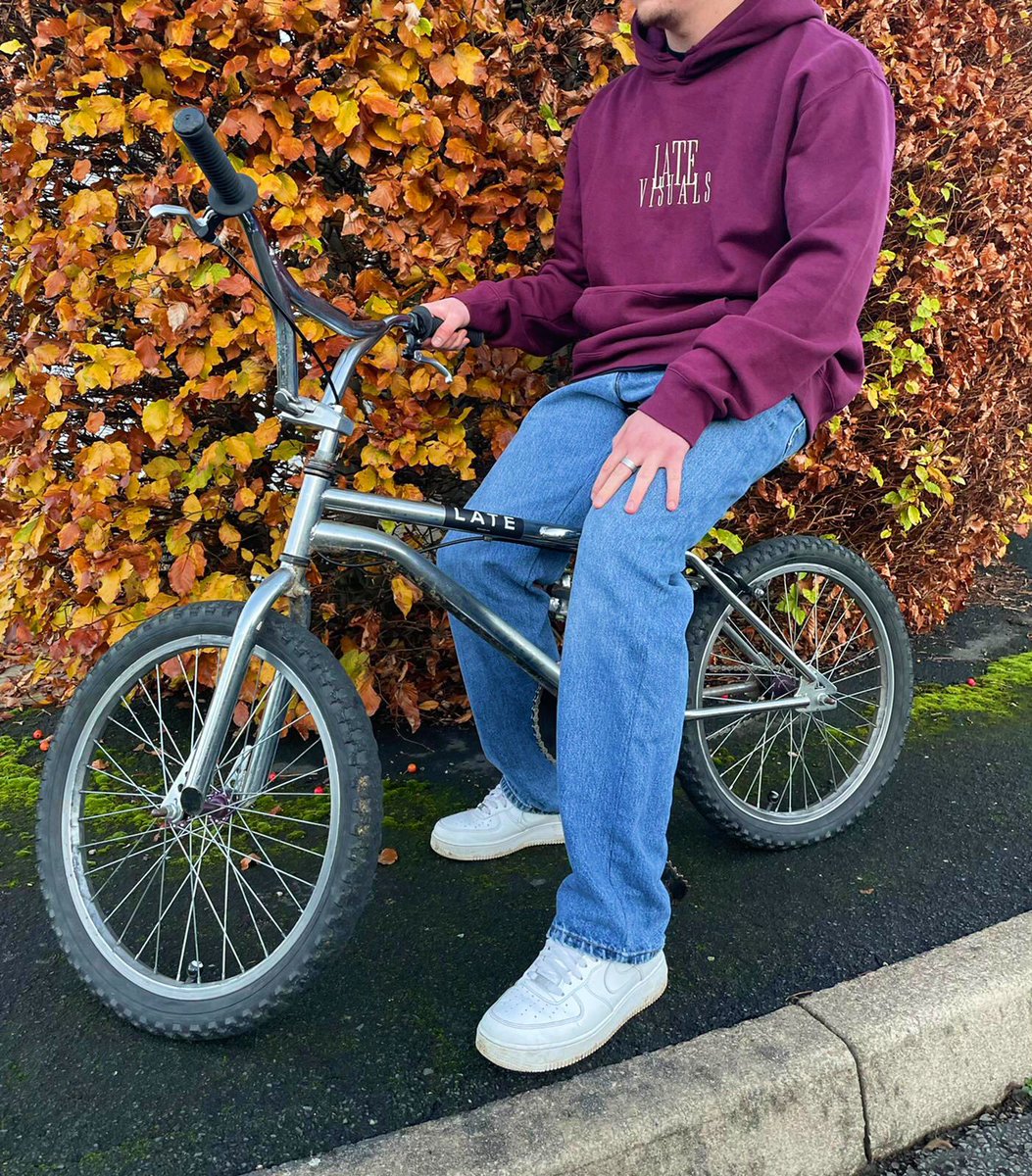 latevisuals's tweet photo. Burgundy hoodie dropping Friday @ 7pm. https://t.co/xQLC3wCOdV https://t.co/5XaGZP6jIB