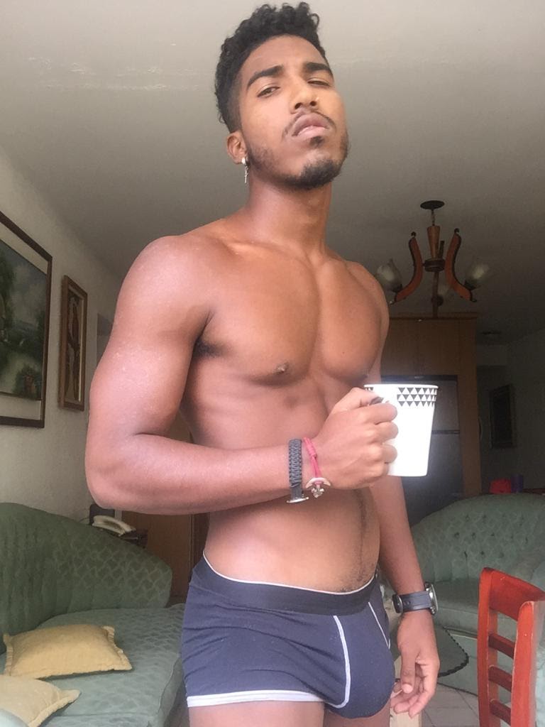 BlackBoy_Ve's tweet photo. Feliz jueves... Quien me acompaña a tomar mi café? 😕

https://t.co/xrcZTseLEl 40% OFF 😈 https://t.co/pj7he7CVmC